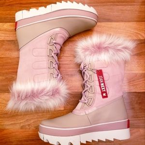 ‼️New in box Sorel Joan of Arctic winter/waterproof boots size 9.5‼️